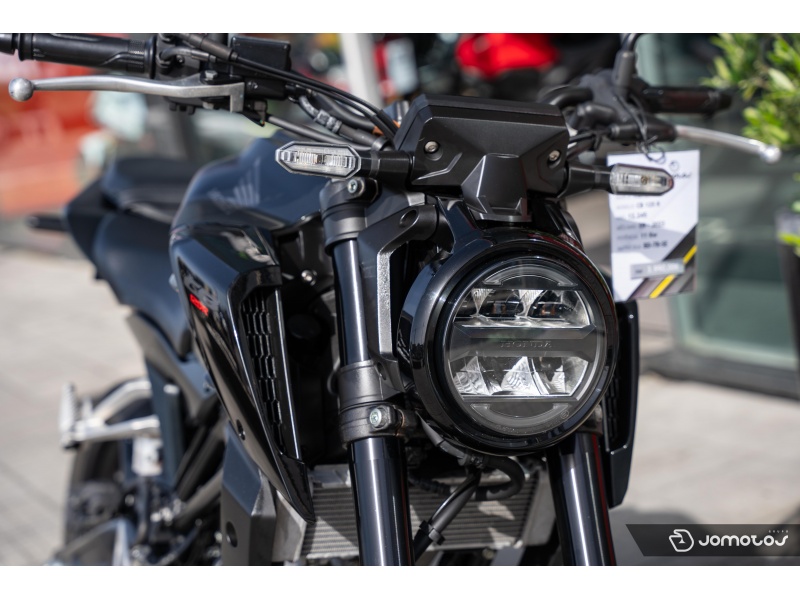 CB 125 R